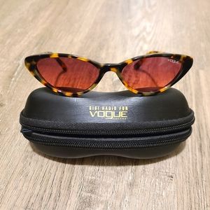 NWOT Vogue x Gigi Hadid sunglasses 2018
